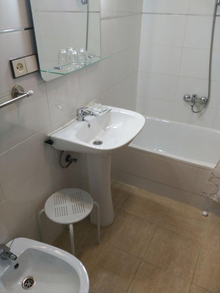 Hotel Vaqueros Langreo Ngoại thất bức ảnh